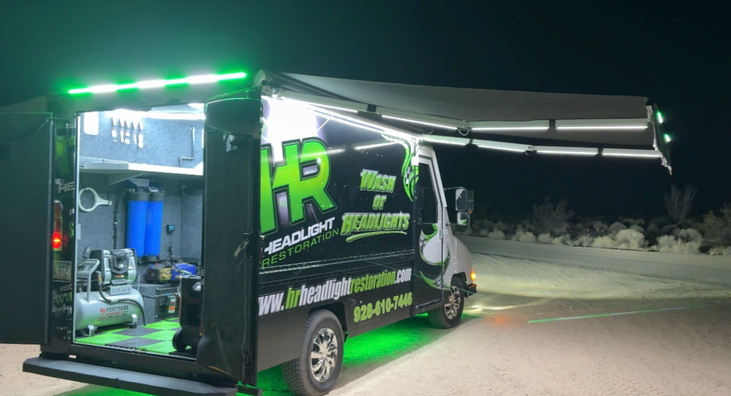 HR HEADLIGHT RESTORATION WASH TRUCK