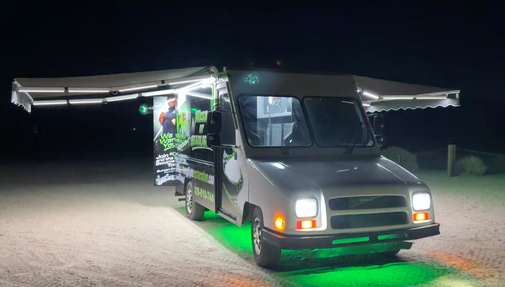 HR HEADLIGHT RESTORATION WASH TRUCK